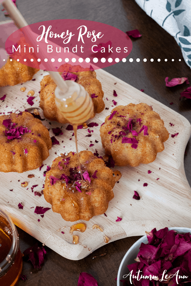 honeyroseminibundtpin2